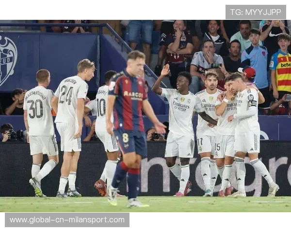 皇马和巴萨争抢小魔兽中锋,埃永是进攻桥头堡,皇马和巴萨传奇比赛 皇马和巴萨争抢小魔兽中锋,埃永是进攻桥头堡,皇马和巴萨传奇比赛