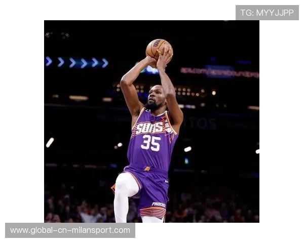 凯文·杜兰特弧顶变向后干拔跳投,太阳锁定末节胜局 凯文·杜兰特弧顶变向后干拔跳投,太阳锁定末节胜局